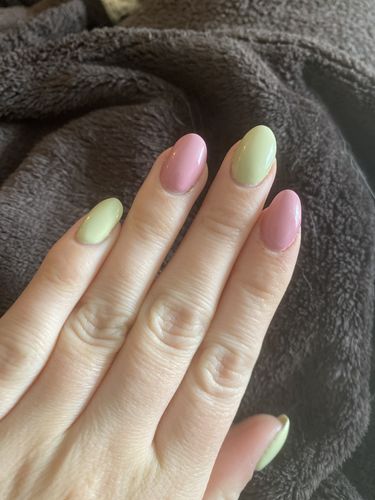Customer photo review of Secret Garden Vibrant Nudes Gel Polish Set