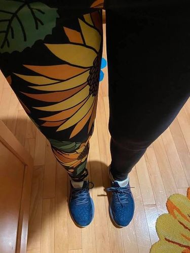 Customer photo review of Manhattan Beach Elite Leggings