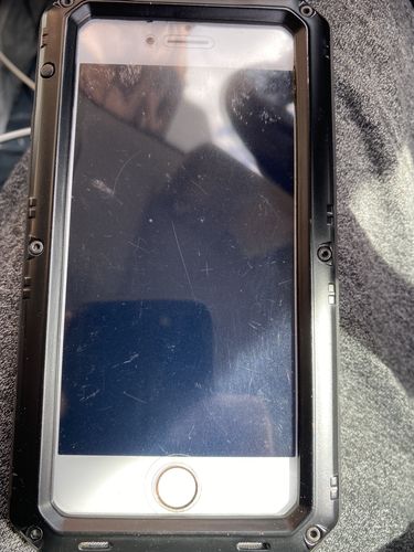 Customer photo review of Apple iPhone 8 64GB Gold Unlocked Refurbished Good