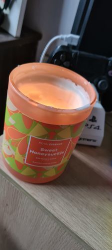 Customer photo review of Sweet Honeysuckle (Candle)