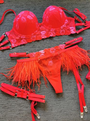 Customer photo review of Bloody Olivia BH