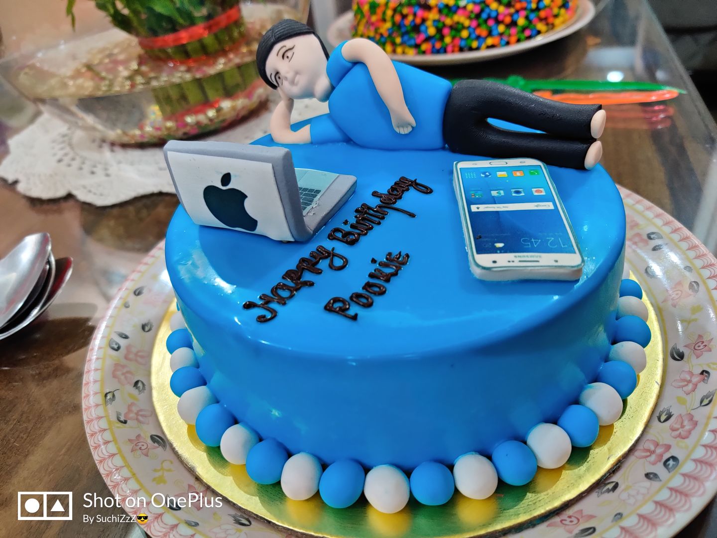 Customer photo review of Side Workaholic Cake