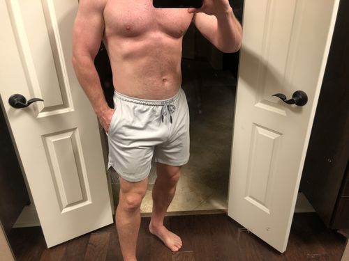 Customer photo review of 7" Pocket Hybrid Shorts