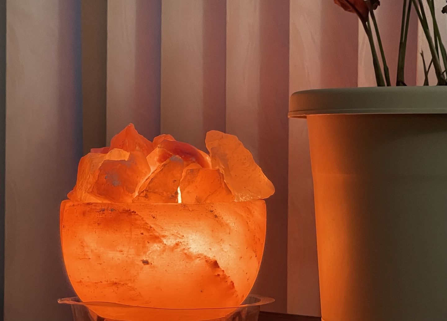 Customer photo review of Fire Bowl Himalayan Salt Lamp