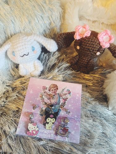 Customer photo review of Y2k Kitty Angel Belly Ring