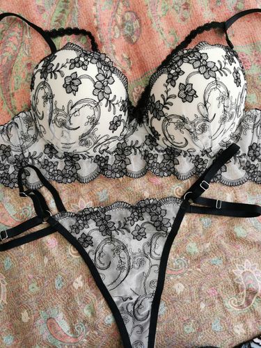 Customer photo review of Polina Slip