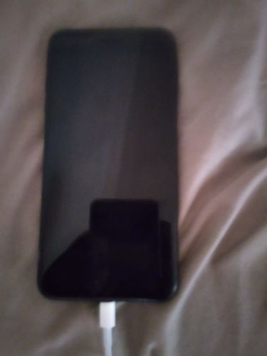 Customer photo review of Apple iPhone 7 Plus 32GB, Jet Black (Unlocked) - Refurbished Good