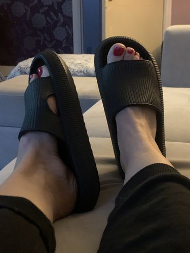 Customer photo review of Women Non-slip Cushion Ultra-soft Slippers