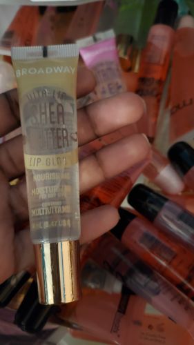 Customer photo review of Broadway Vita-Lip Clear Lip Gloss - Shea Butter