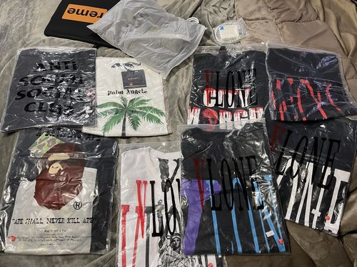 Customer photo review of VLONE T-SHIRT
