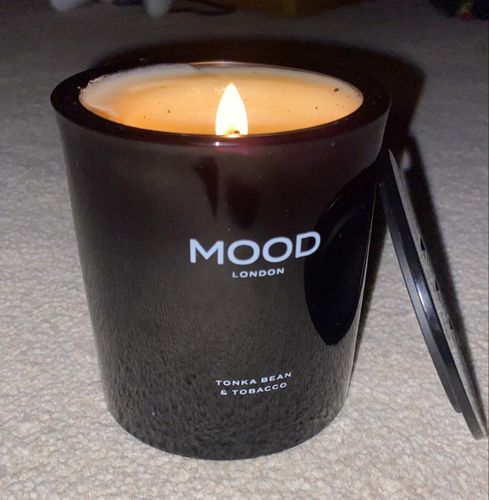 Customer photo review of Tonka Bean & Tobacco Home Candle