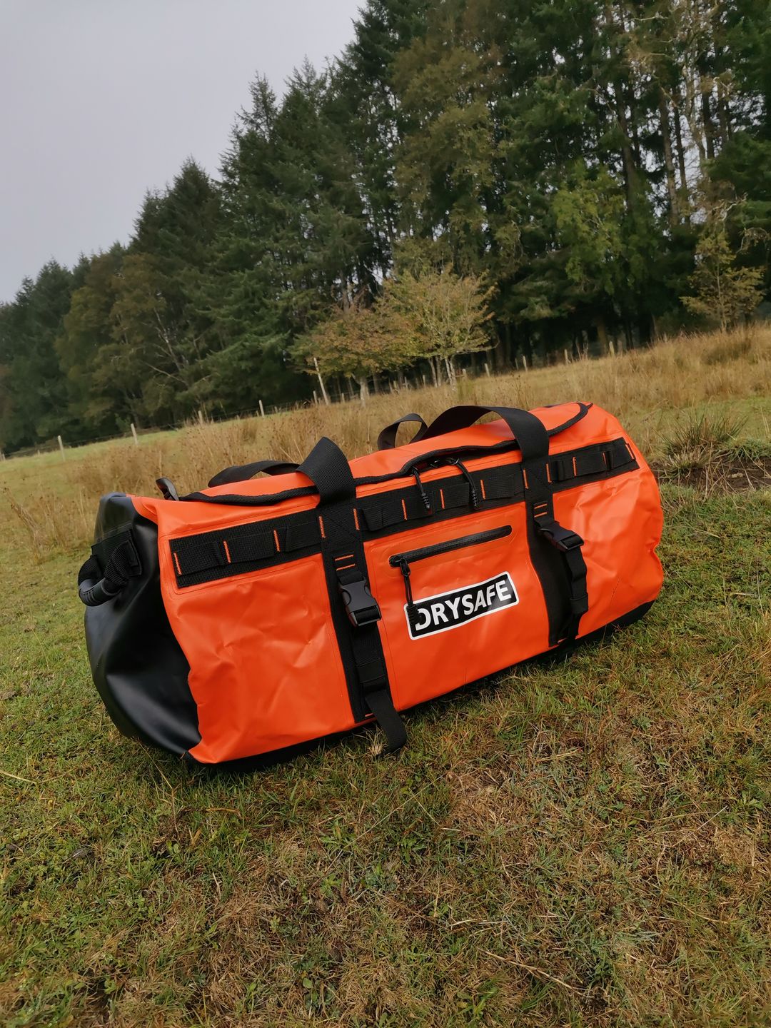 Customer photo review of Bolso Duffel Bag 80 Litros Waterproof - Drysafe - Naranjo