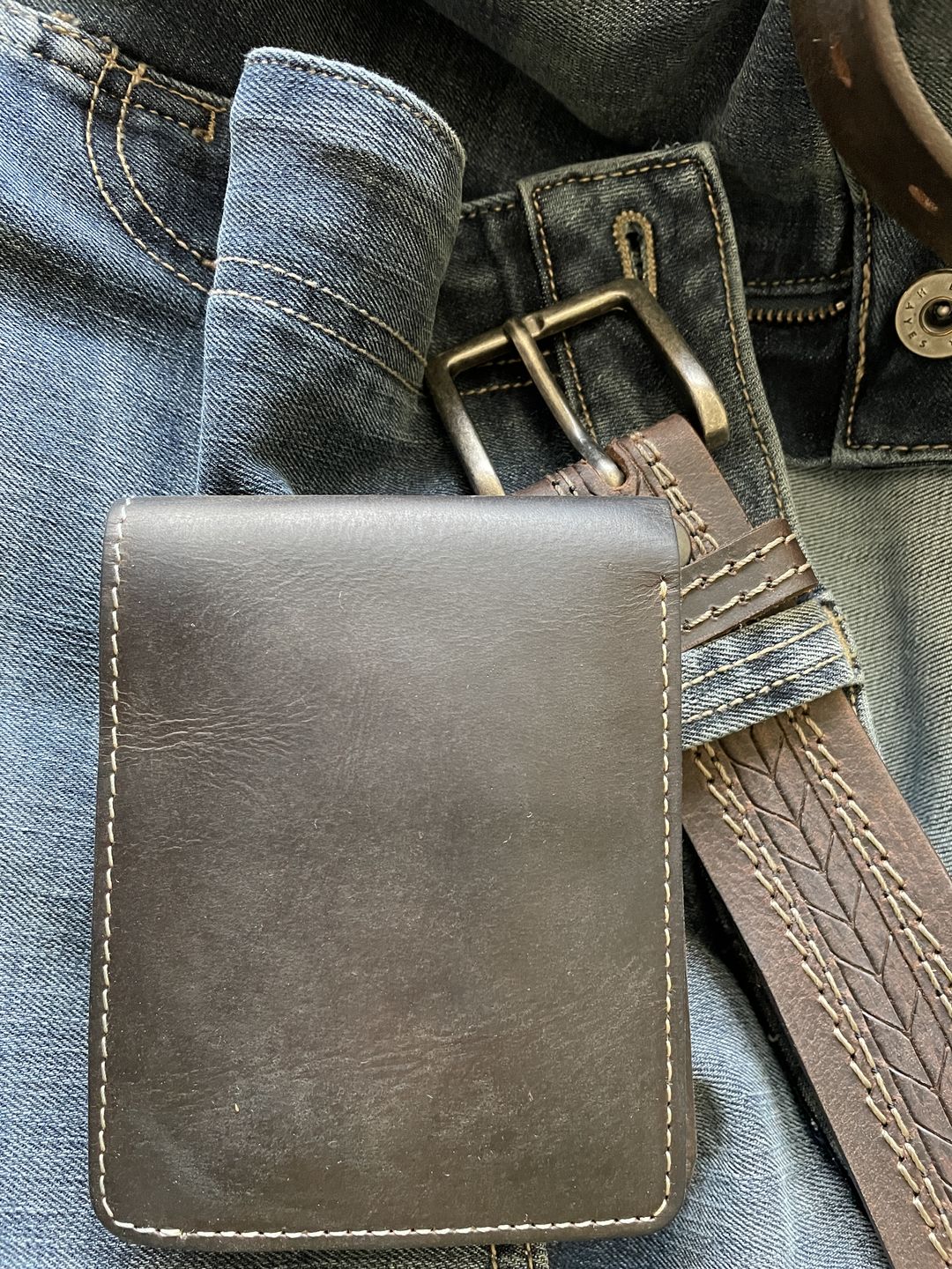 Customer photo review of Brown Full Grain Leather Minimalist Wallet