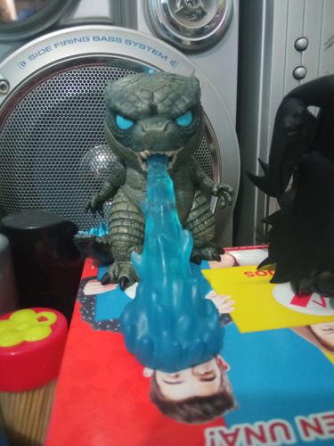 Customer photo review of 1018 FUNKO POP movies : Godzilla heat ray - Godzilla vs. Kong