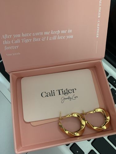 Customer photo review of Fia Hoops