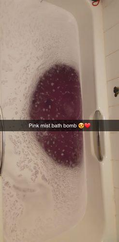 Customer photo review of Pink Mist Bath Bomb