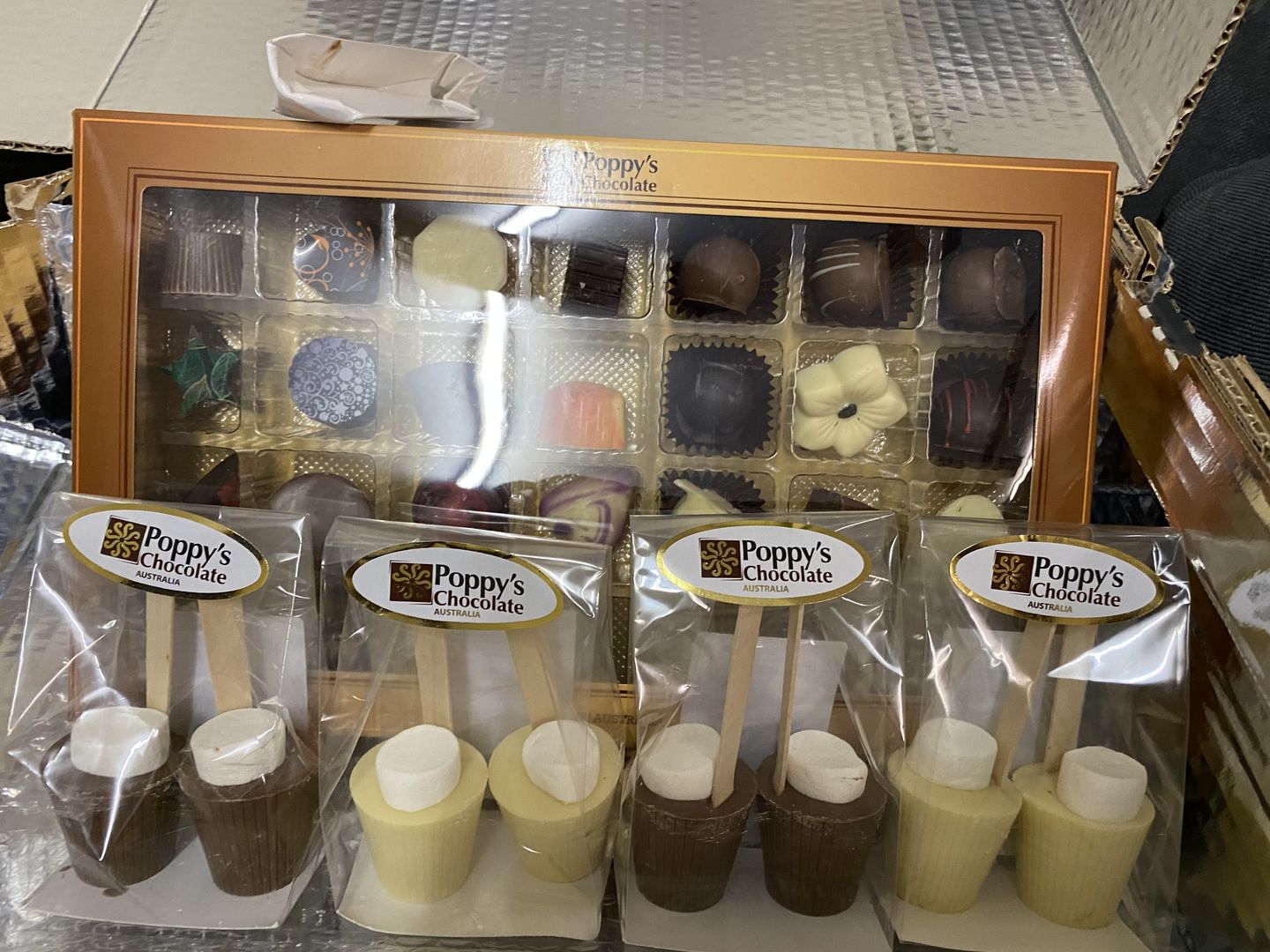 Customer photo review of Gift Box 28 gourmet chocolates