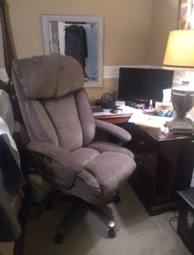 Customer photo review of Ergonomic Big and Tall Executive Office Chair High Capacity Grey