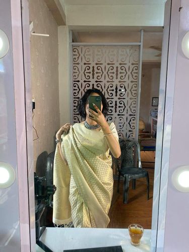 Customer photo review of Royal Princess Golden White Woven Kanjivaram Saree