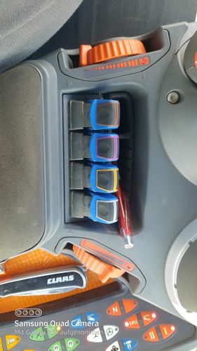 Customer photo review of GADGETME Ablagefach klein mit Gummieinlage passend für Fendt 500 / 700 / 800 / 900 / 1000 SCR – S4