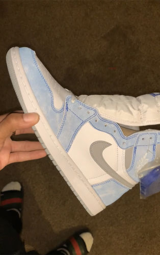 Customer photo review of Air Jordan 1 Retro High OG 'Hyper Royal
