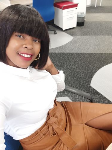 Customer photo review of Brazilian Fringe Bob - 8"