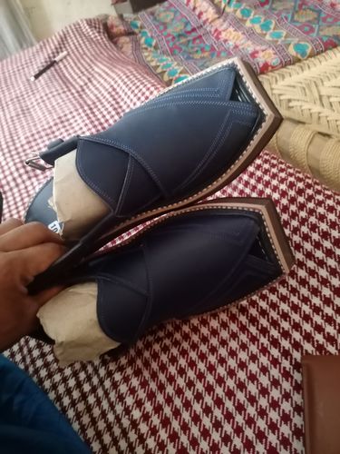 Customer photo review of Kaptaan Blue Handmade Leather Peshawari Chappal
