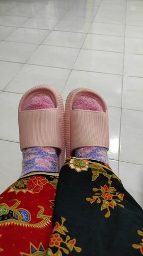 Customer photo review of ComfiiSlipper™ Air Slides