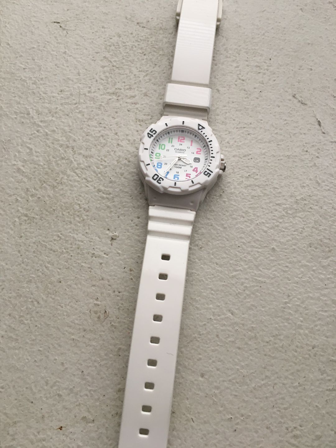 Customer photo review of Reloj Casio Análogo LRW-200H-7BVDF Blanco Mini Buceo
