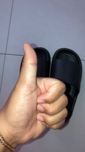 Customer photo review of ComfiiSlipper™ Air Slides