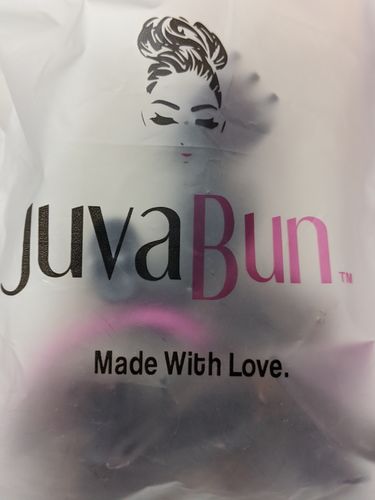 Customer photo review of JuvaBun Messy Bun