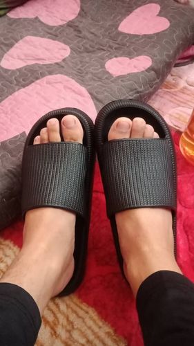 Customer photo review of ComfiiSlipper™ Air Slides