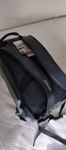 Customer photo review of Mochila Notebook 20 Litros Waterproof - Drysafe - Verde