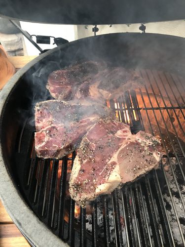 Reseña con foto de un cliente sobre Porterhouse Steak Holstein