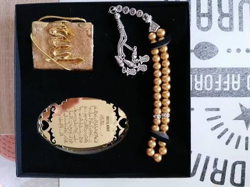 Customer photo review of Giftbox Gold