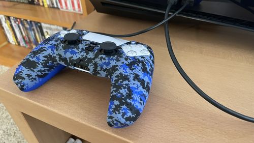 Customer photo review of Blue Digital Camo - PS5 Controller Skin