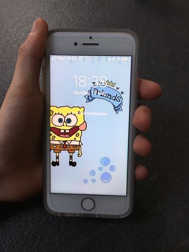 Customer photo review of Apple iPhone 8 64GB Gold Unlocked Refurbished Pristine