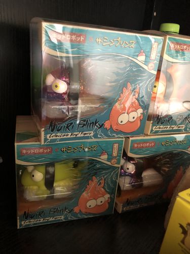 Customer photo review of Kaiju Nigiri Blinky Mini Figure Simpsons x Kidrobot IamRetro Exclusive