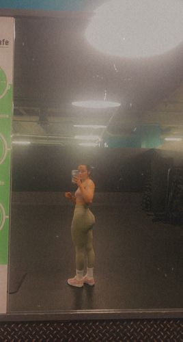 Customer photo review of Aphrodite Seamless Leggings