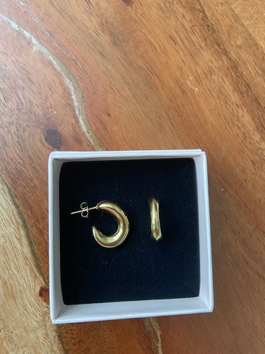 Customer photo review of Glow Ohrringe