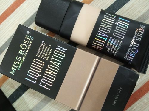 Customer photo review of MISS ROSE Liquid Foundation