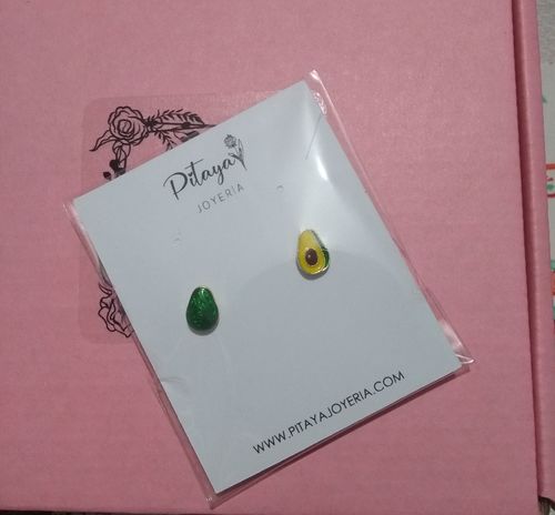 Customer photo review of Aretes de Aguacatito