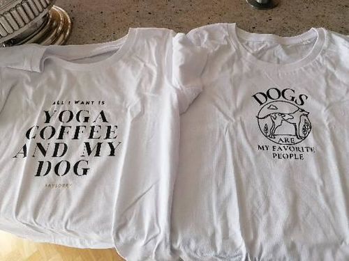Customer photo review of 100% Organic Damen Shirt »All I want is Yoga, Coffee and my Dog«