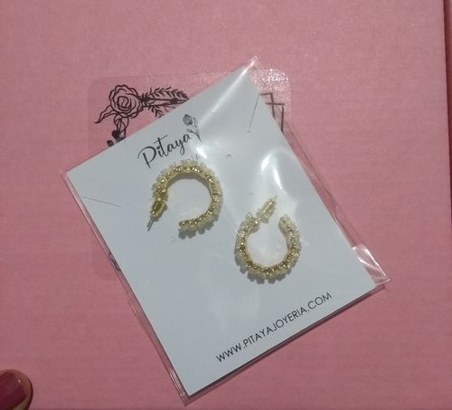 Customer photo review of Aretes Flores Silvestres