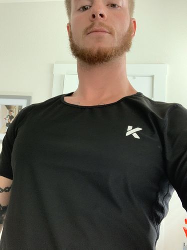 Customer photo review of Men's Heat Trapping T-Shirt
