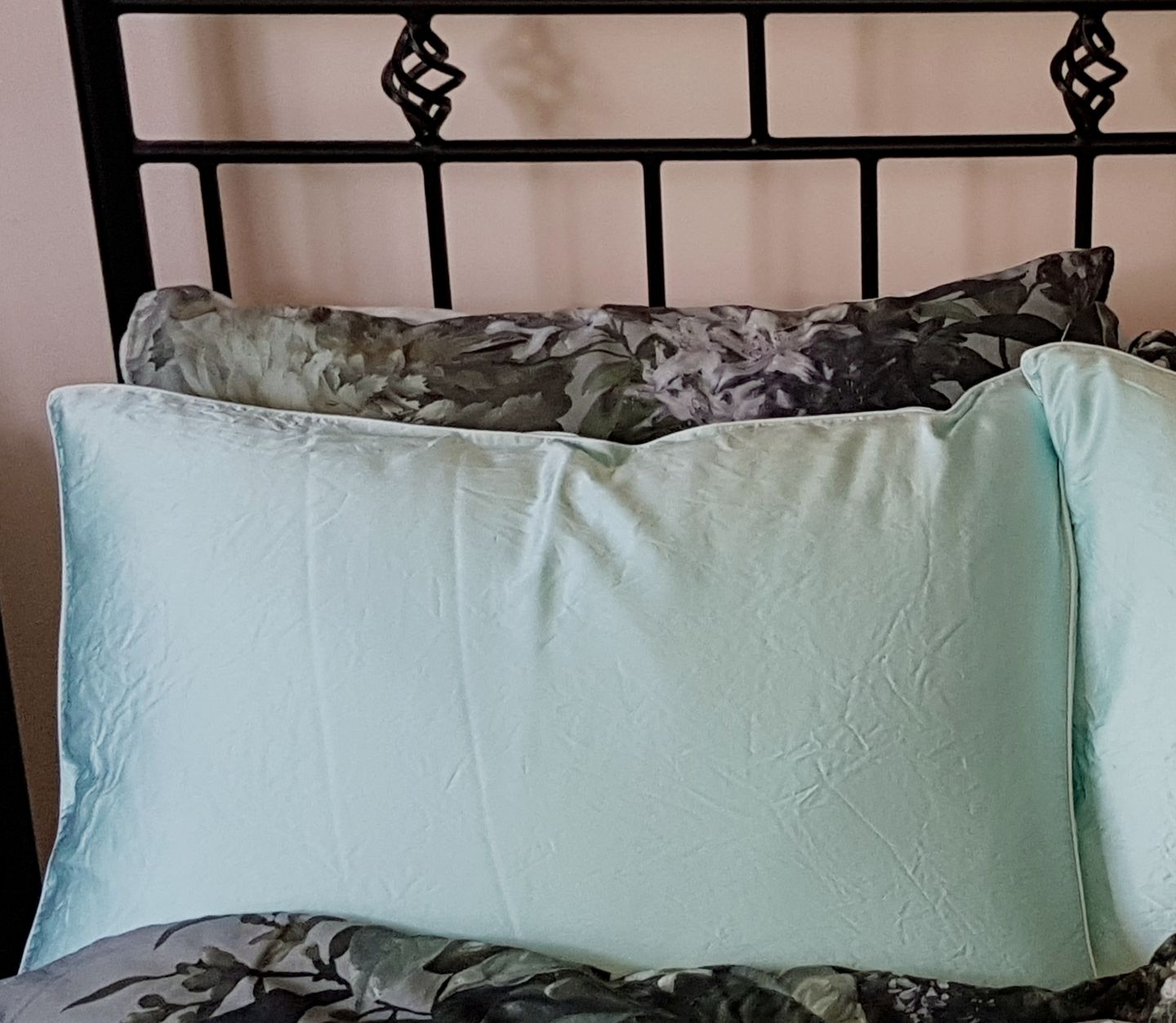 Customer photo review of Teal Breeze Pure Silk Pillowcase