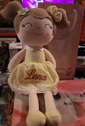 Customer photo review of Personalized Leyadoll (Yellow) with Gift Bag