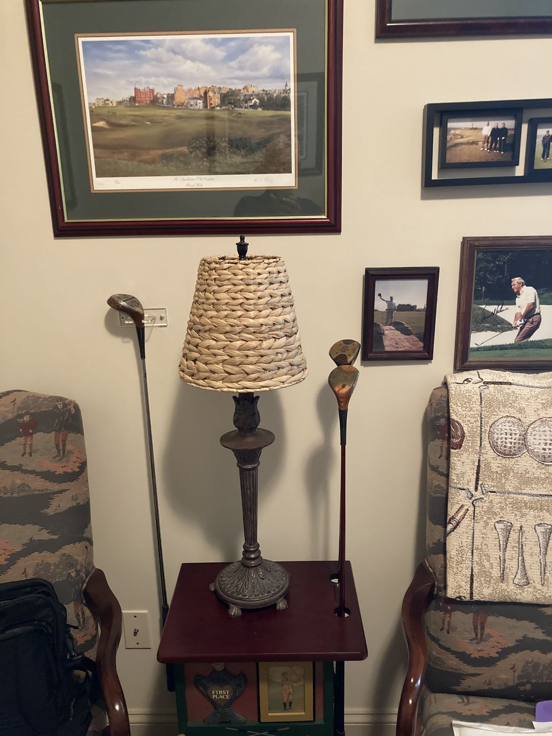 Customer photo review of Clear Acrylic Standard Single Golf Club Wall Mount Bracket