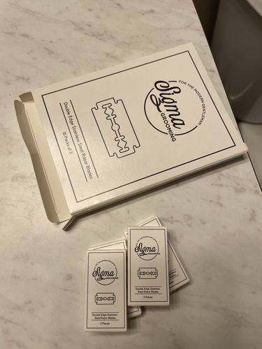 Customer photo review of 50 Double-Edge Razor Blades