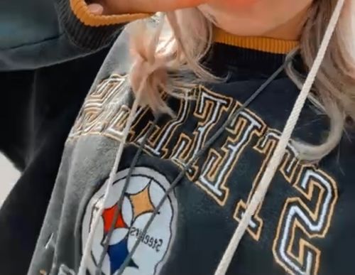 Customer photo review of Vintage Pittsburgh Steelers Logo Athletic Sweatshirt Size XL